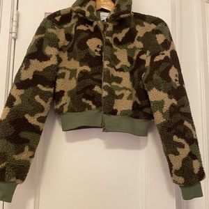 Cute cropped camo jacket!